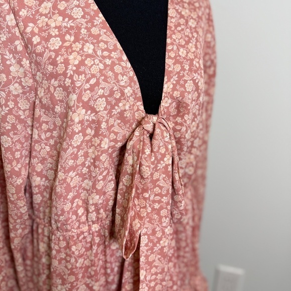 Floral Long Sleeve Mauve Deep V-Neck Cinched Waist Skater Dress - Picture 3 of 8